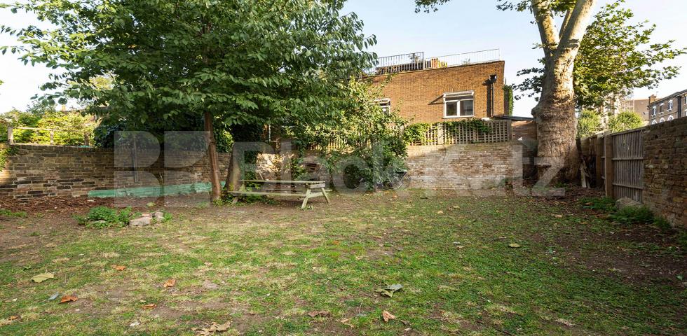 			NEW INSTRUCTION!, 3 Bedroom, 1 bath, 1 reception Flat			 Camden Road, Camden